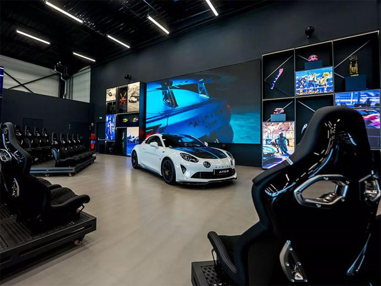 Alpine La Piste Bleue, il primo Experience Center a Le Mans