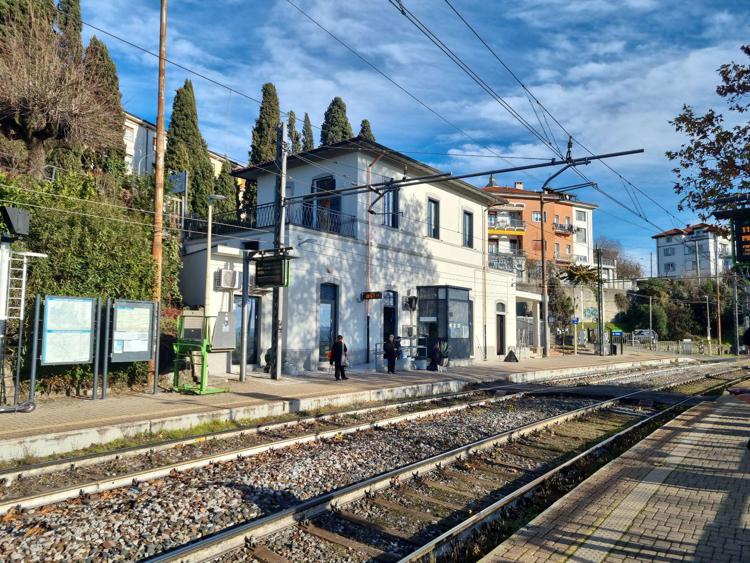 Fnm, terminati i lavori di rifacimento della stazione di Inverigo a Como