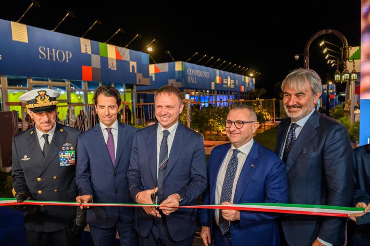 Made in Italy, Lollobrigida inaugura orto italiano sulla Vespucci: 