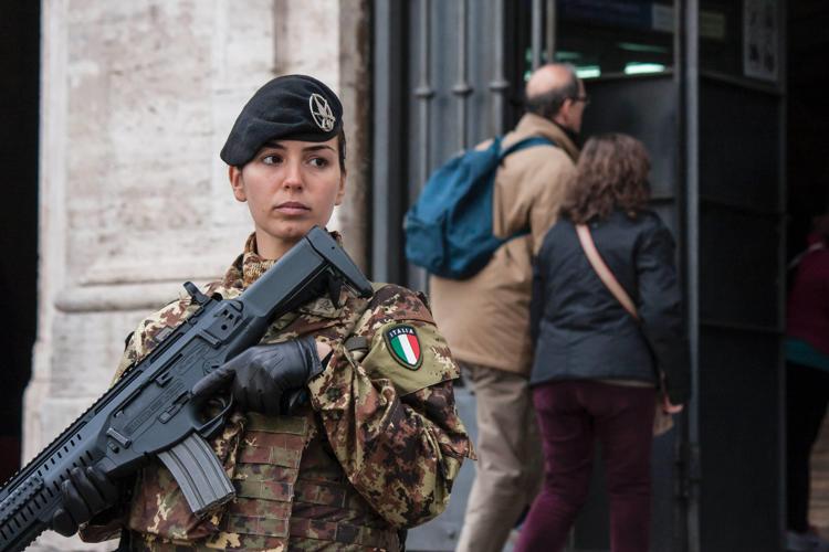 Controlli per il Giubileo a Roma (Fotogramma)