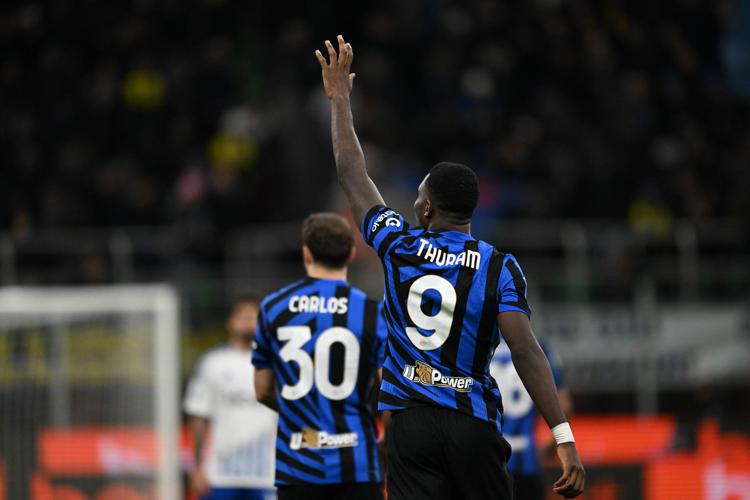 Inter-Como, Thuram esulta dopo il gol - Fotogramma /Ipa