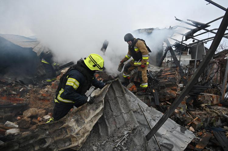 Vigili del fuoco a Kharkiv