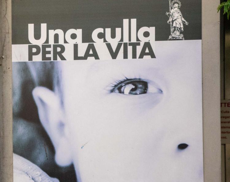 Poster delle culle per la vita - Agenzia Fotogramma