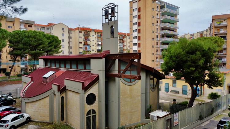 La chiesa di San Giovanni Battista di Bari dove è stato ritrovato il neonato morto nella culla termica - Fotogramma