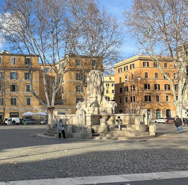 Piazza Testaccio (Adnkronos)