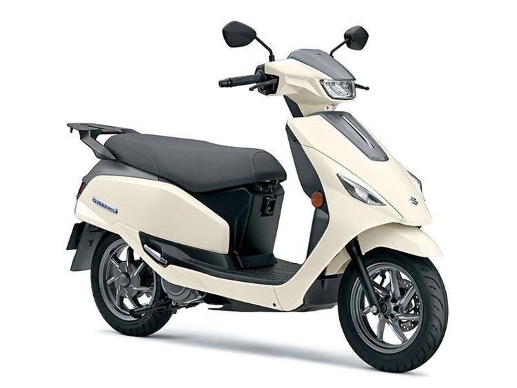 Suzuki lancia il suo primo scooter elettrico: e-Address