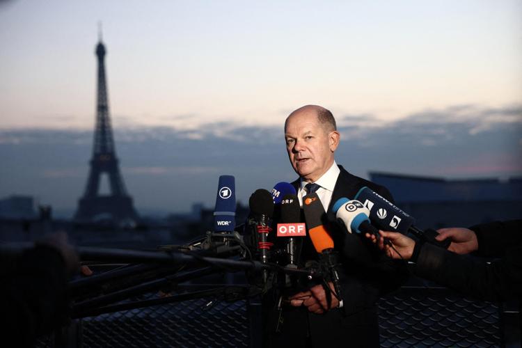 Olaf Scholz a Parigi - Afp