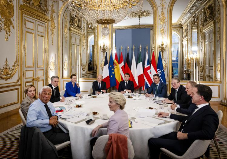 I leader europei e Nato al vertice di Parigi - Fotogramma /Ipa