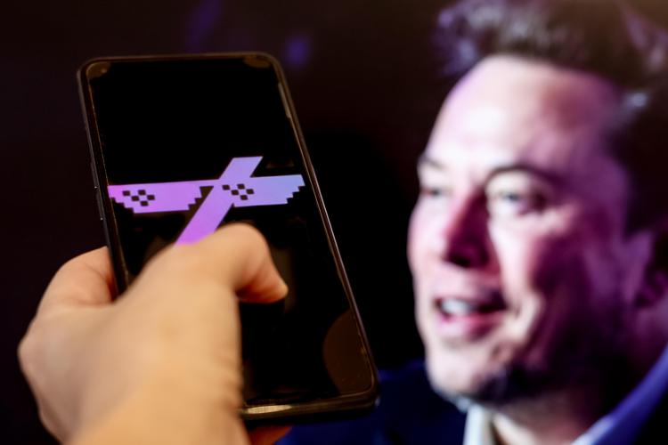 Musk lancia Grok 3, chatbot AI 'spaventosamente' intelligente