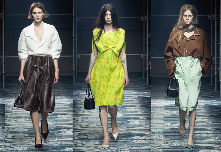 Tre uscite della collezione Prada per l'autunno-inverno 2025-2026