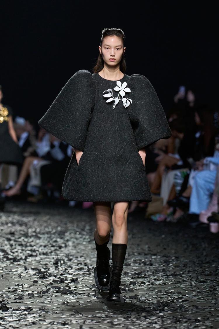 Una delle uscite di Moschino per la fall-winter 2025/2026