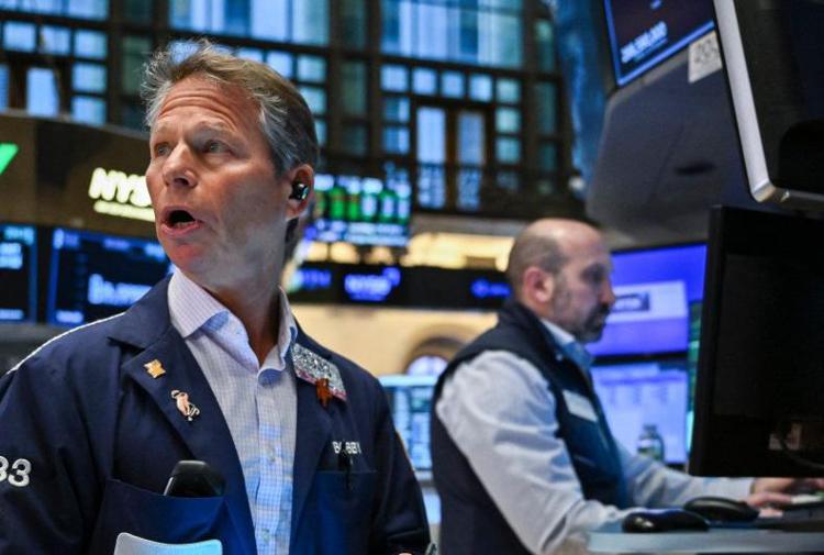 Operatori di borsa (Afp)