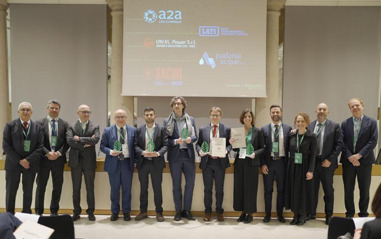 Foto premiazione Sustainability Impact Award - Schneider