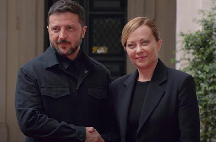 Giorgia Meloni e Volodymyr Zelensky 