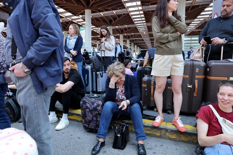 Il blackout manda in tilt i trasporti in Spagna