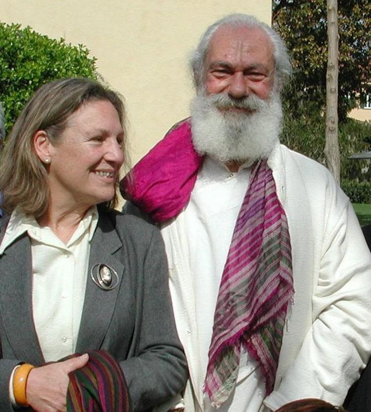 (Tiziano Terzani con la moglie Angela Stuade)