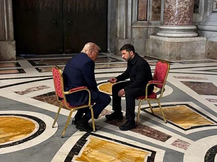 Trump e Zelensky in Vaticano