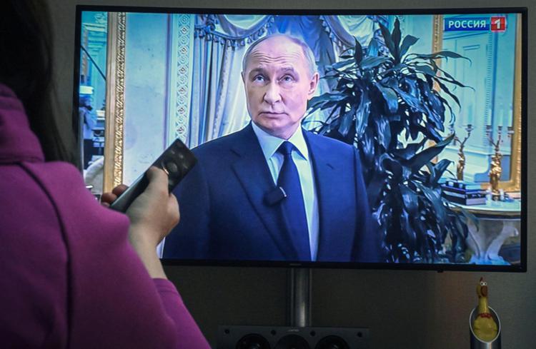 Vladimir Putin in tv - Afp