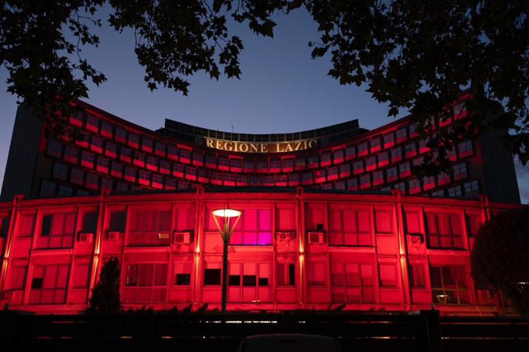Regione Lazio si illumina di rosso per la Giornata Internazionale della Croce Rossa