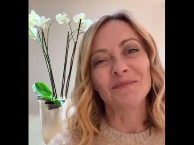 Il videomessaggio di Meloni per la festa della mamma - Giorgia Meloni /X