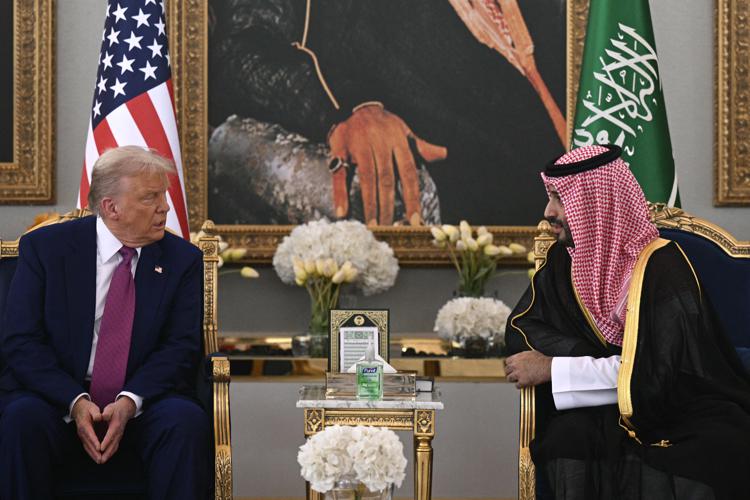 Trump in Arabia Saudita, incontro con bin Salman: accordi per oltre mille miliardi