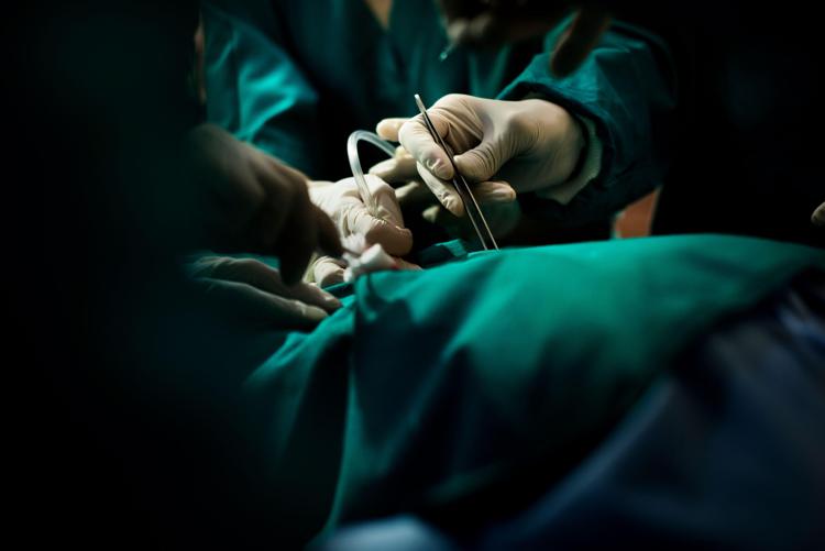 Un'operazione - 123Rf