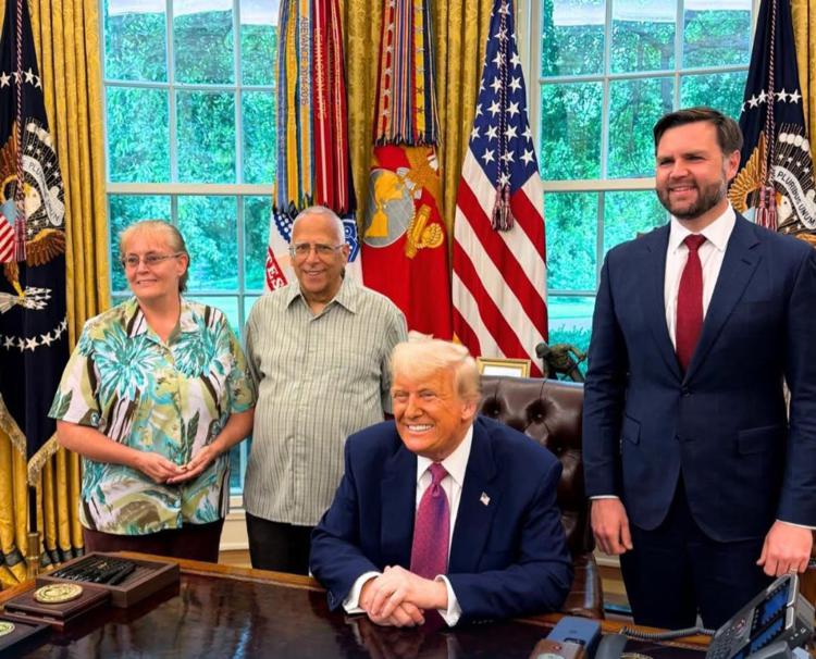 Louis Prevost con la moglie Deborah  alla Casa Bianca con Trump e Vance - (foto da Facebook)