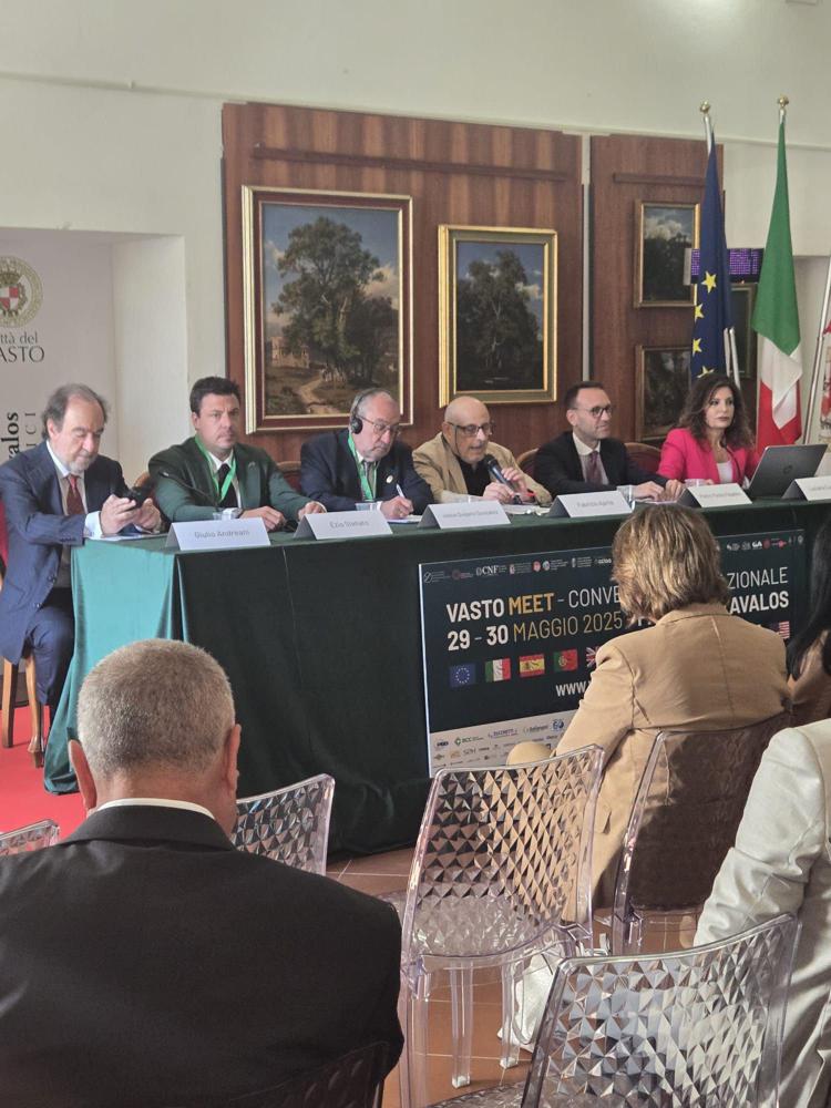 A Vasto si riuniscono gli esperti per salvare le imprese italiane: grande successo per il convegno internazionale a Palazzo d’Avalos