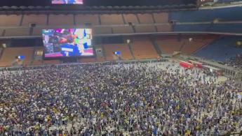 Inter travolta in finale Champions, la serata triste davanti al maxischermo di San Siro - Video