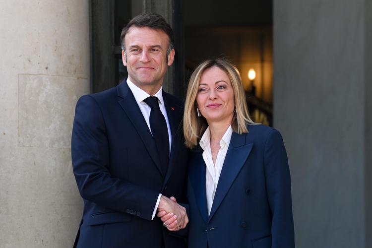 Emmanuel Macron e Giorgia Meloni - Ipa