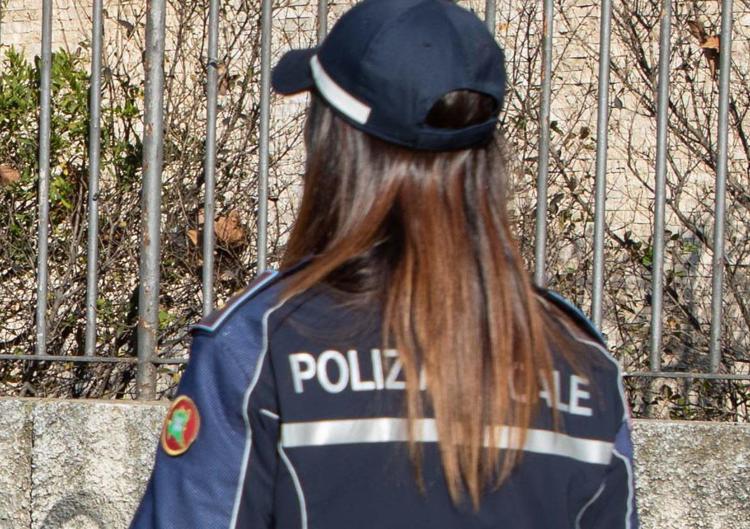 Chieti, aspirante vigilessa esclusa da concorso per tatuaggi
