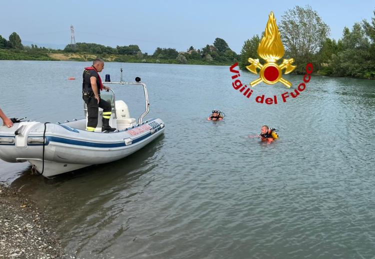 Le ricerche dei vigili del fuoco