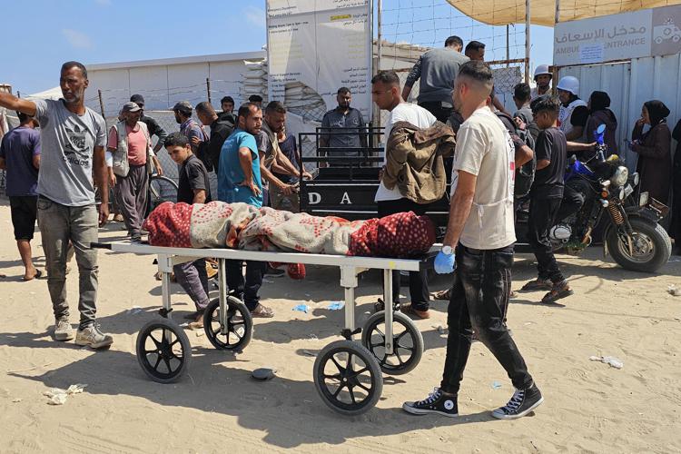 Attacco a Khan Younis, nel sud della Striscia di Gaza - (Afp)