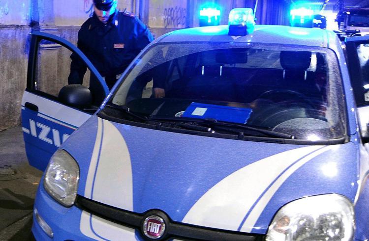 Una volante di polizia 