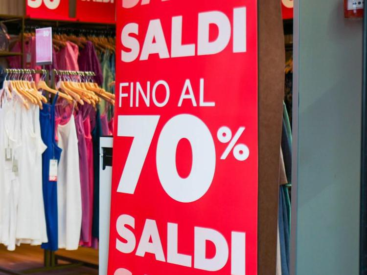 Saldi estivi (Fotogramma/Ipa)