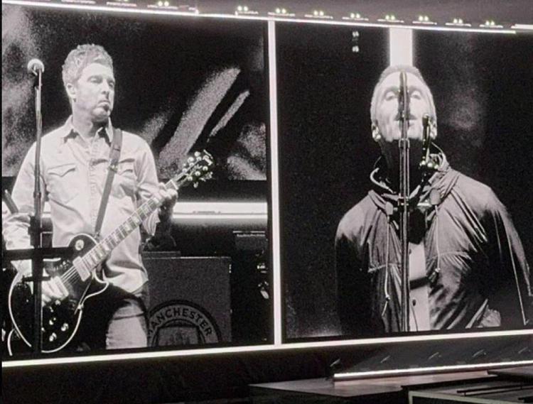 Lo show degli Oasis