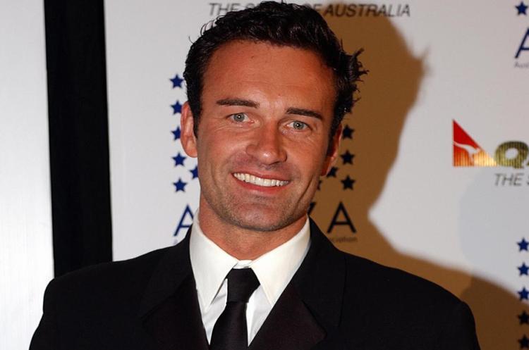 Julian McMahon - (Ipa)