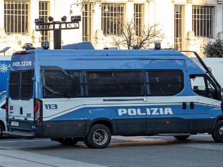Polizia a Milano (Fotogramma/Ipa)