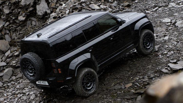 Defender Octa Black, la rock star 4x4