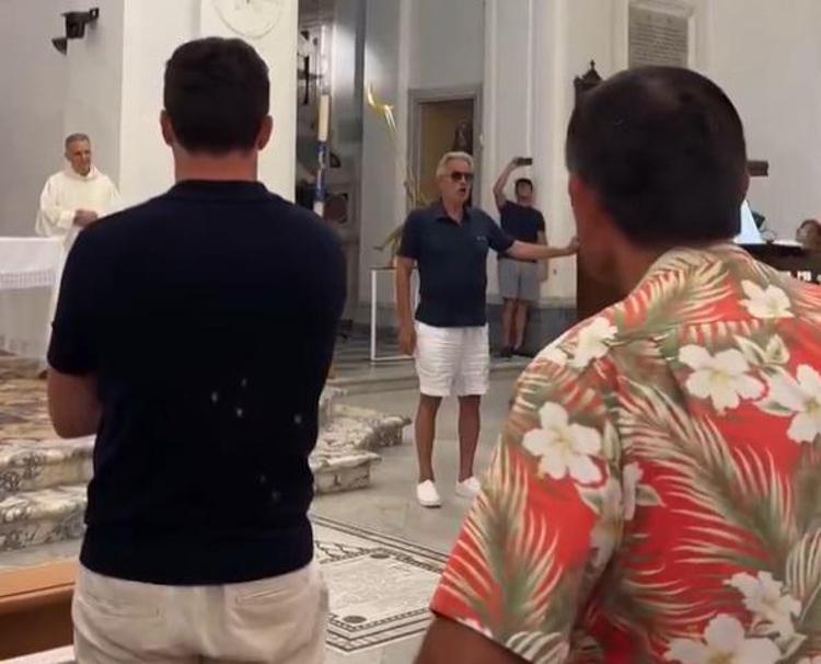 Bocelli in chiesa a Capri