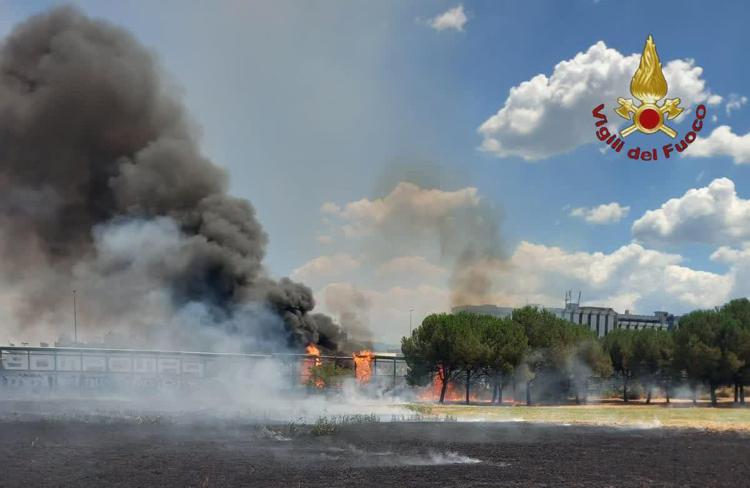 L'incendio oggi a Roma
