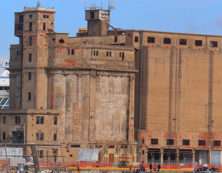 Porto di Livorno - (Ipa)