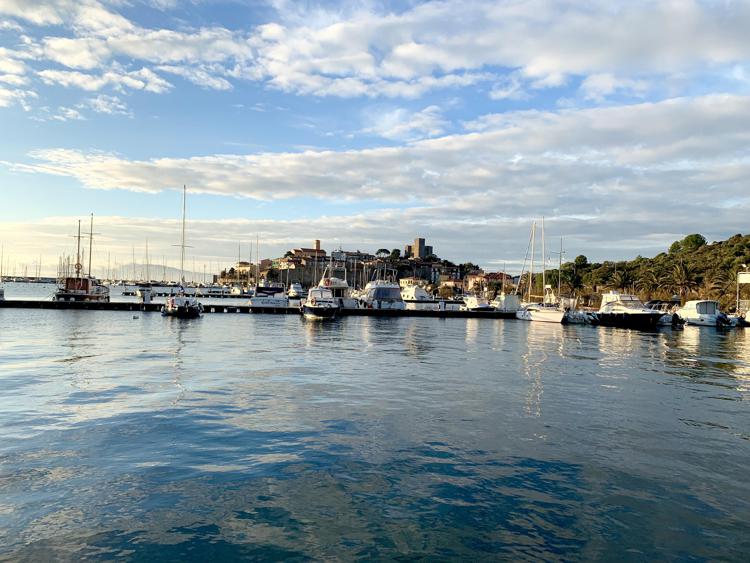 Porto Talamone, Sales entra nella compagine sociale