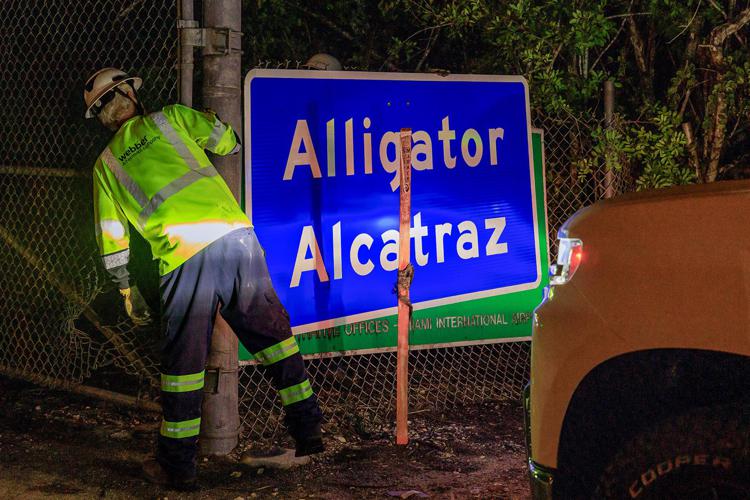 Il cartello sul centro di detenzione in Florida   - Ipa