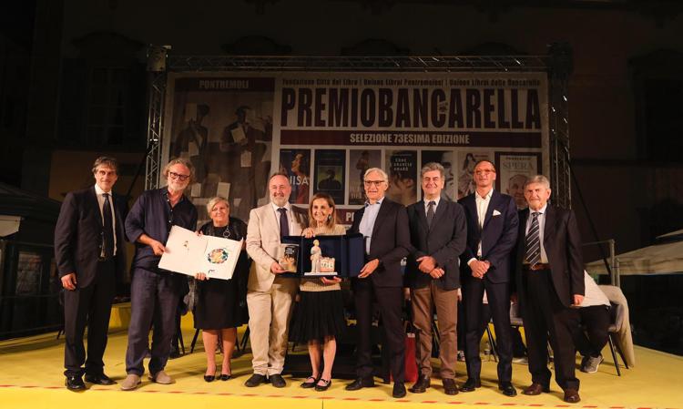 (la cerimonia di premiazione)