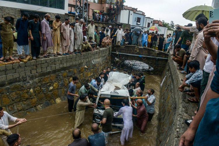 Piogge monsoniche in Pakistan - (Afp)