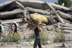 Gaza, riprende il lancio degli aiuti umanitari - fp