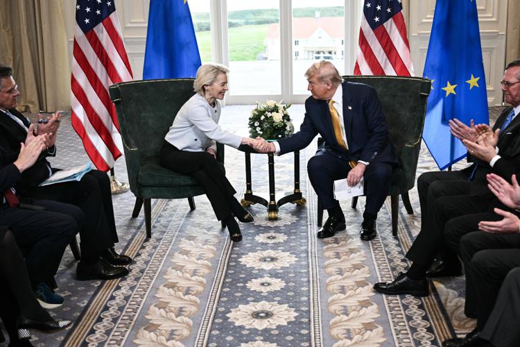 Ursula von der Leyen e Donald Trump (Afp)