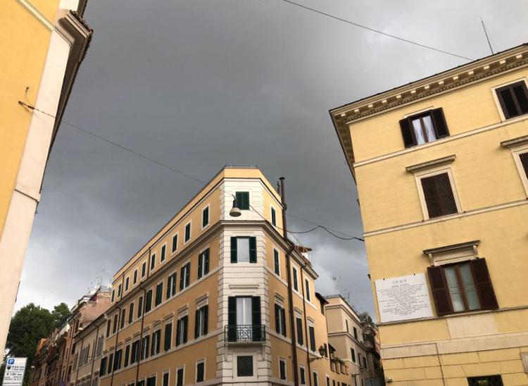 Cielo grigio su Roma