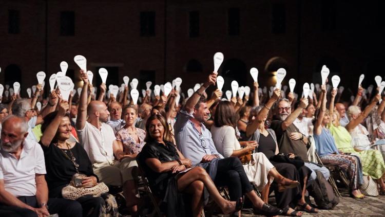 Assoluzione per Darwin nel Processo a San Mauro Pascoli